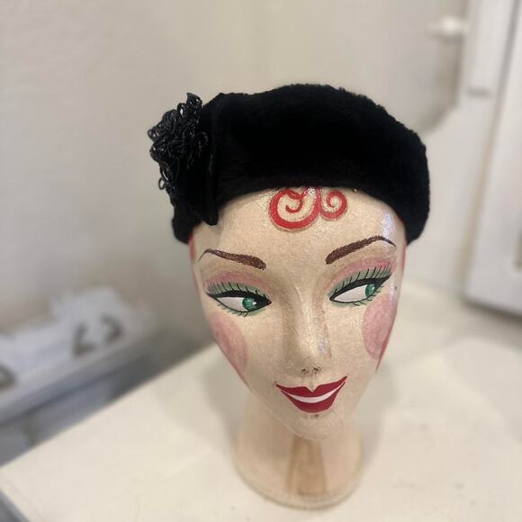 Nicholas Ungar Hats Black Felt Cap Italy c 1940s Pillbox Hat Beaded Accent - Picture 4 of 4